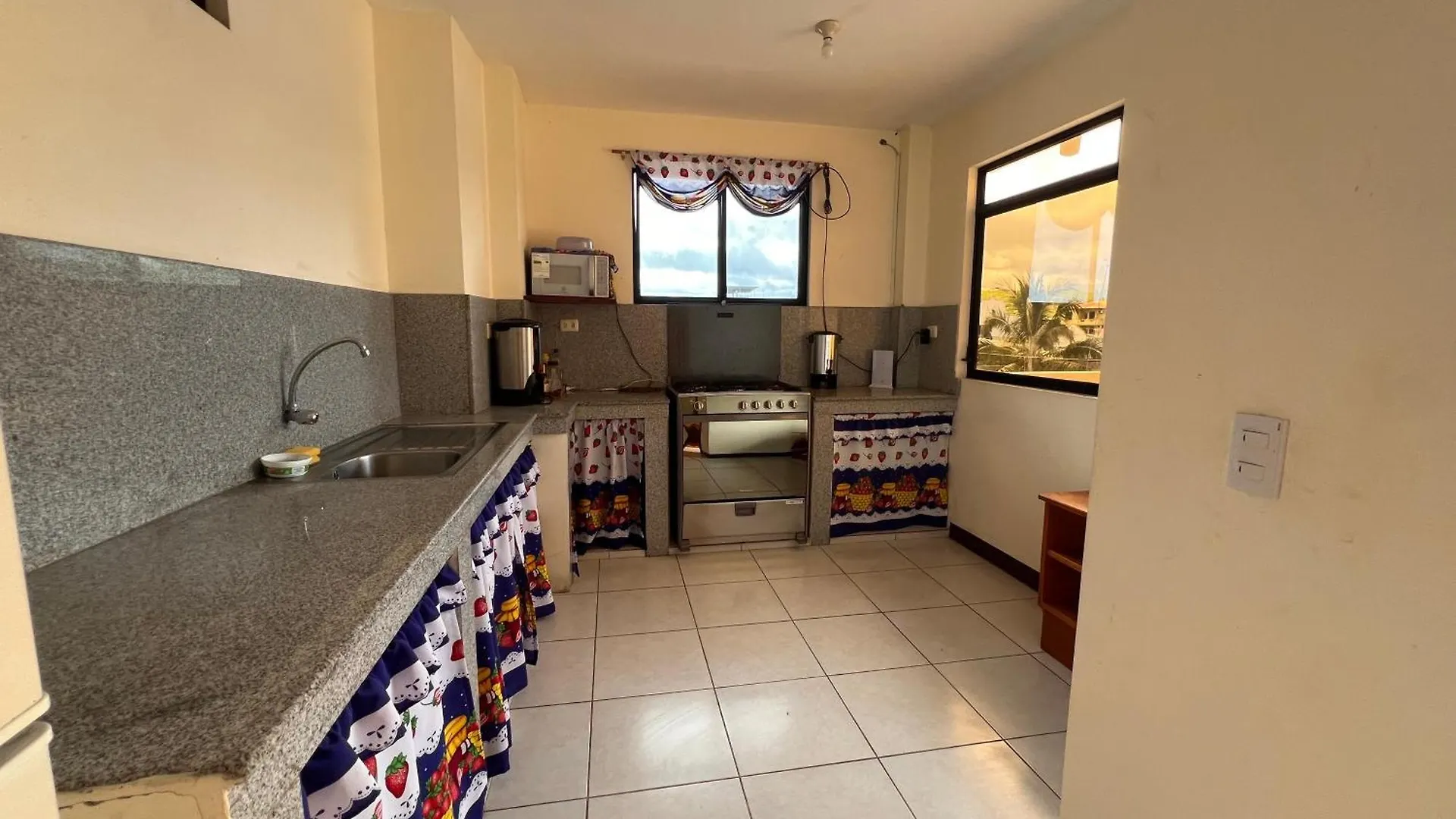 *** Affittacamere Hostal Casa Cascada Puerto Ayora  Ecuador