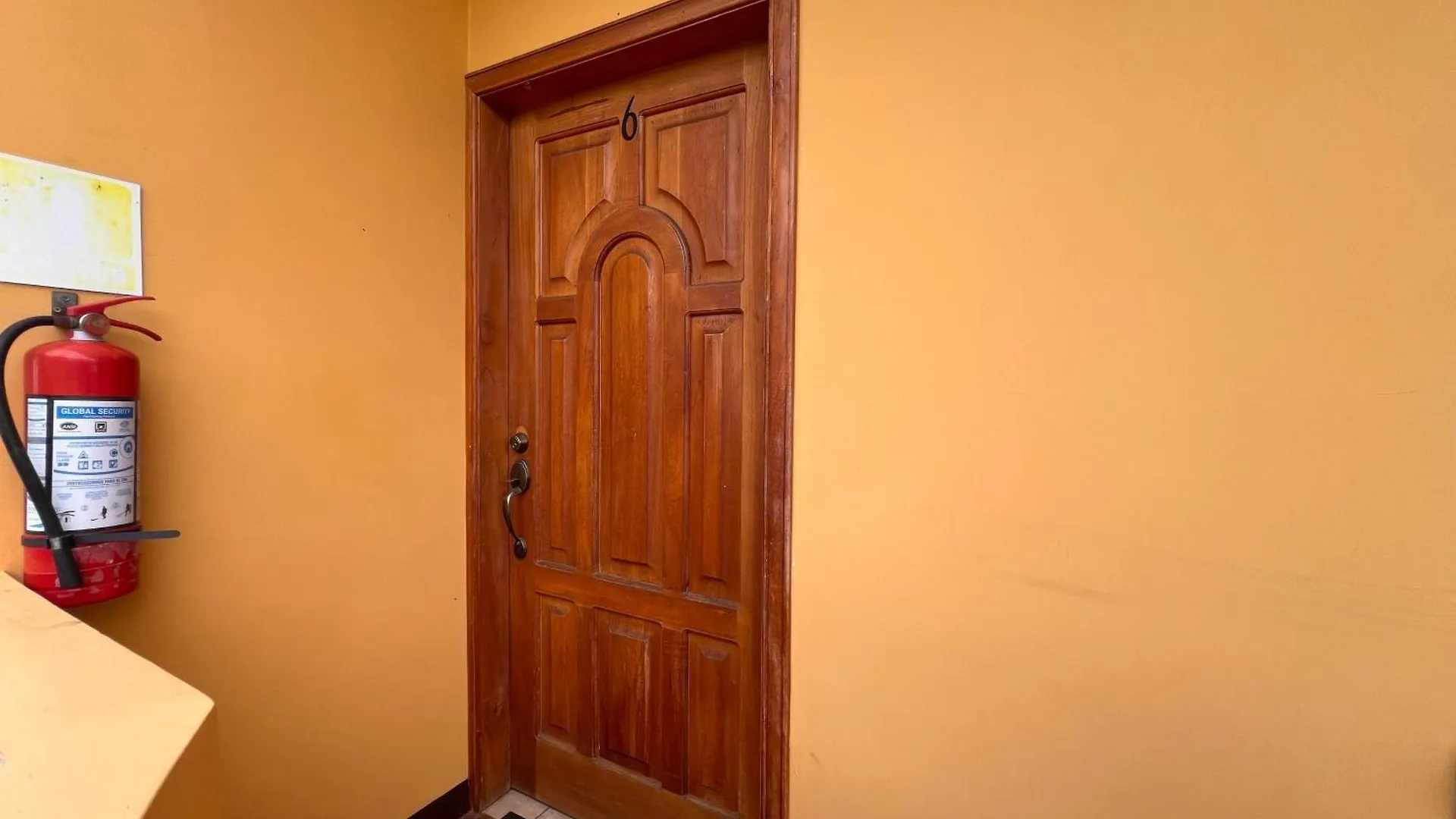 Hostal Casa Cascada Puerto Ayora  Affittacamere