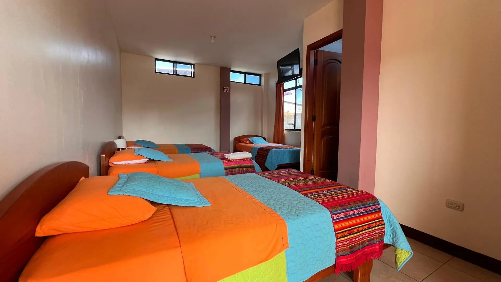 *** Affittacamere Hostal Casa Cascada Puerto Ayora  Ecuador
