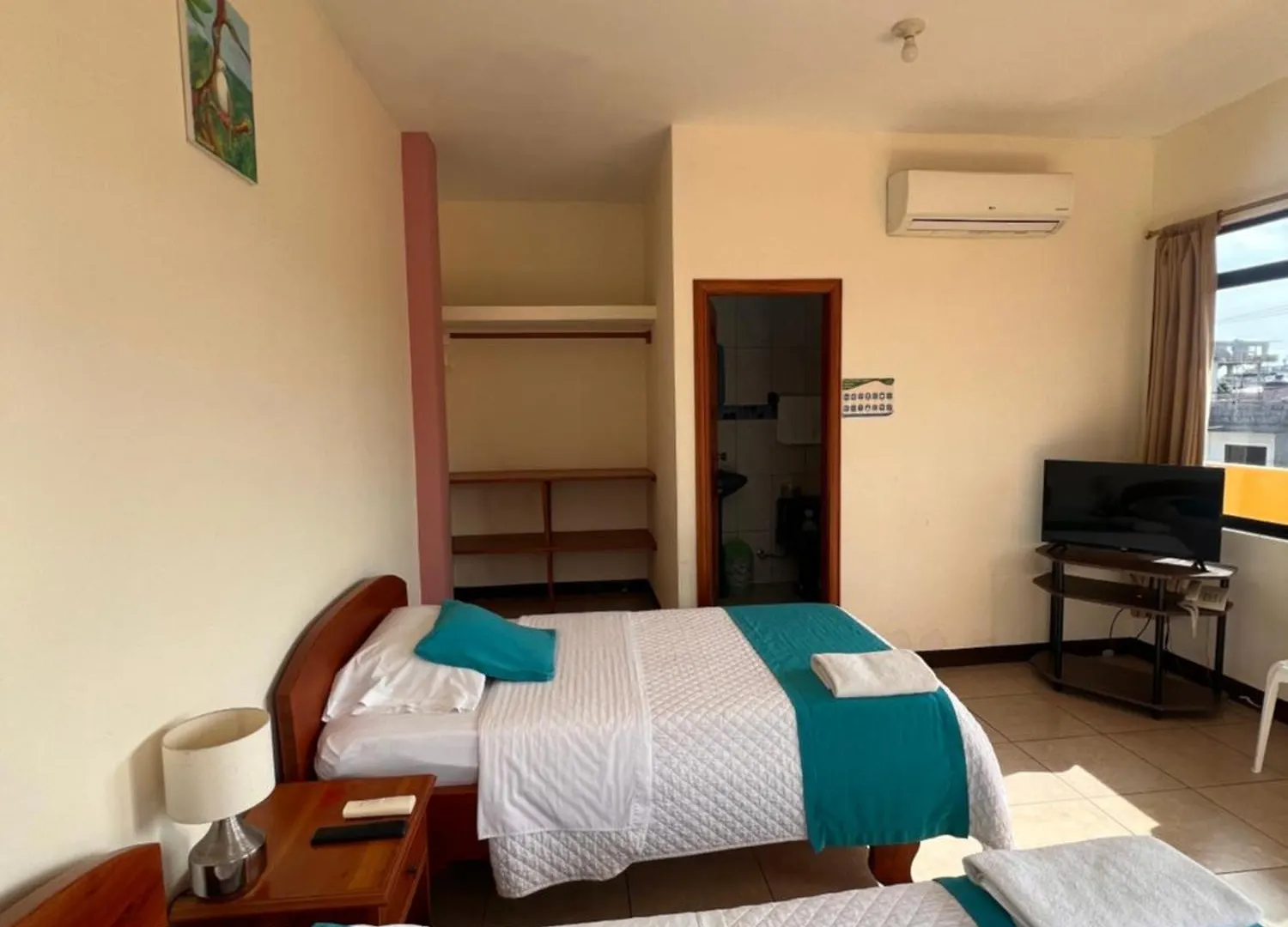 Hostal Casa Cascada Puerto Ayora  Ecuador