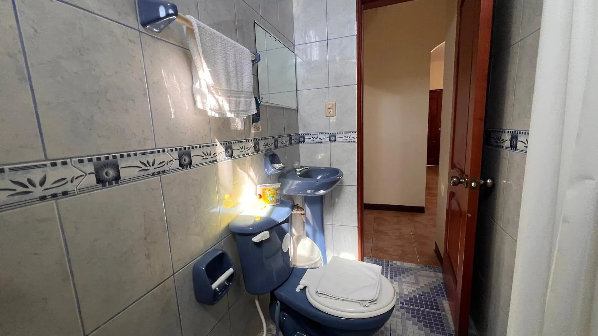Hostal Casa Cascada Puerto Ayora  Affittacamere Puerto Ayora (Galapagos Islands)