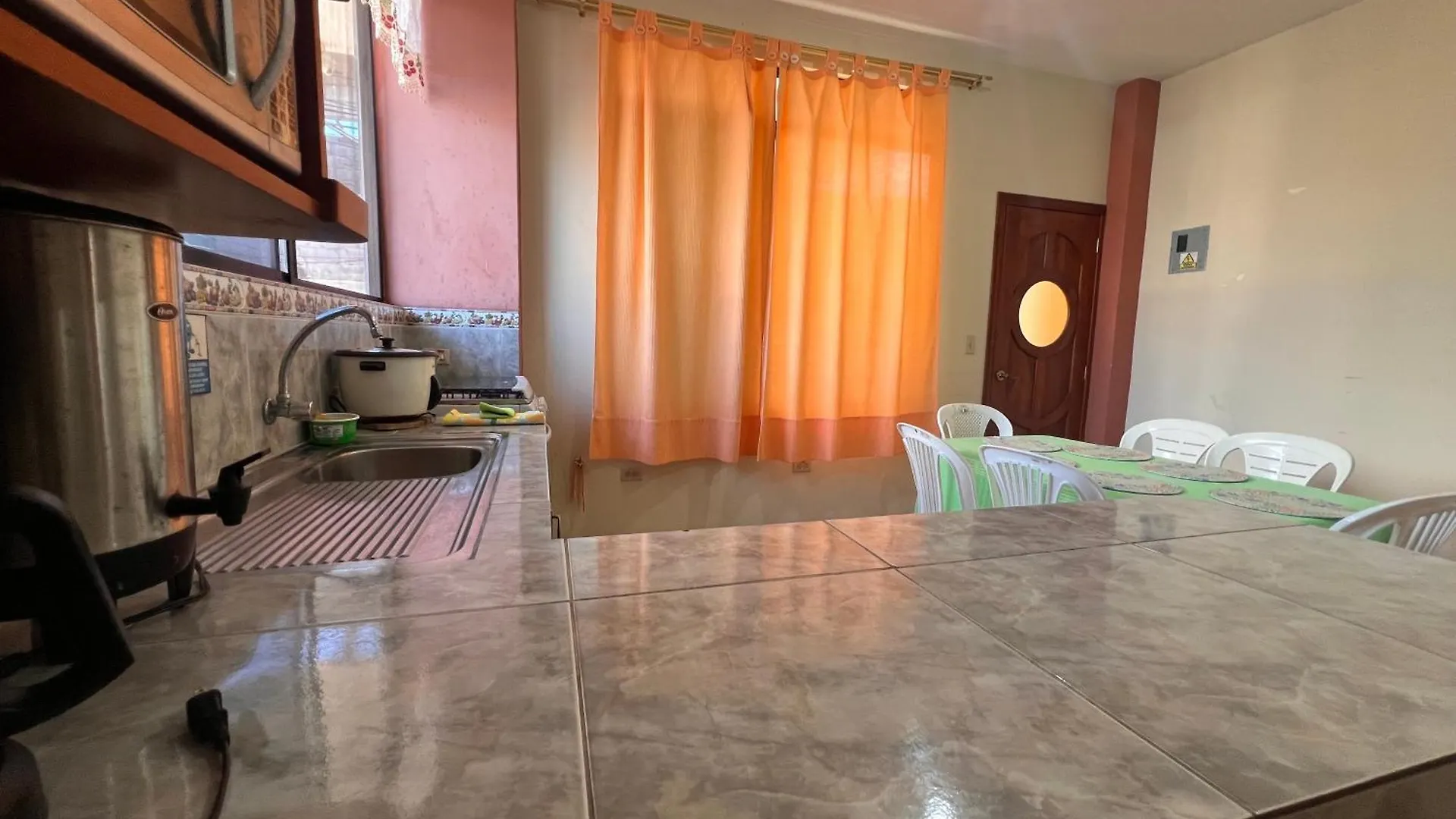 Pensión Hostal Casa Cascada Puerto Ayora