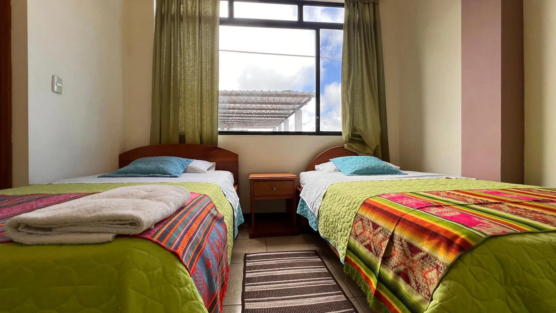 בית הארחה פורטו איורה Hostal Casa Cascada