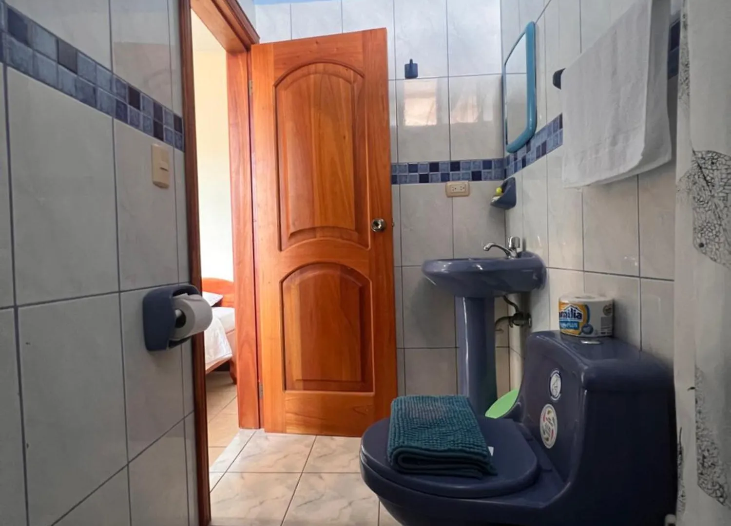 *** Guest house Hostal Casa Cascada Puerto Ayora  Ecuador