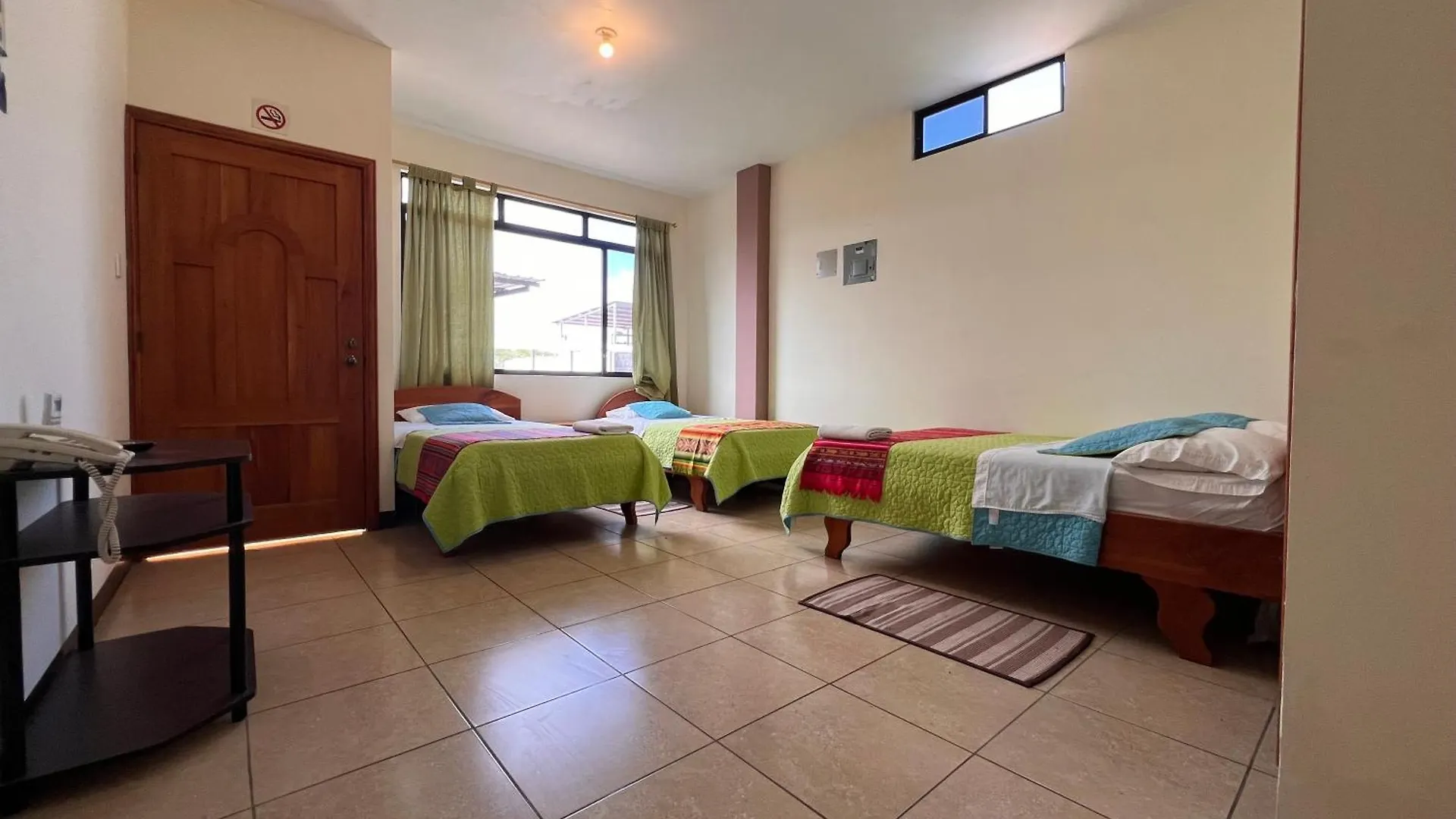 Hostal Casa Cascada Puerto Ayora  3*, Puerto Ayora (Galapagos Islands)