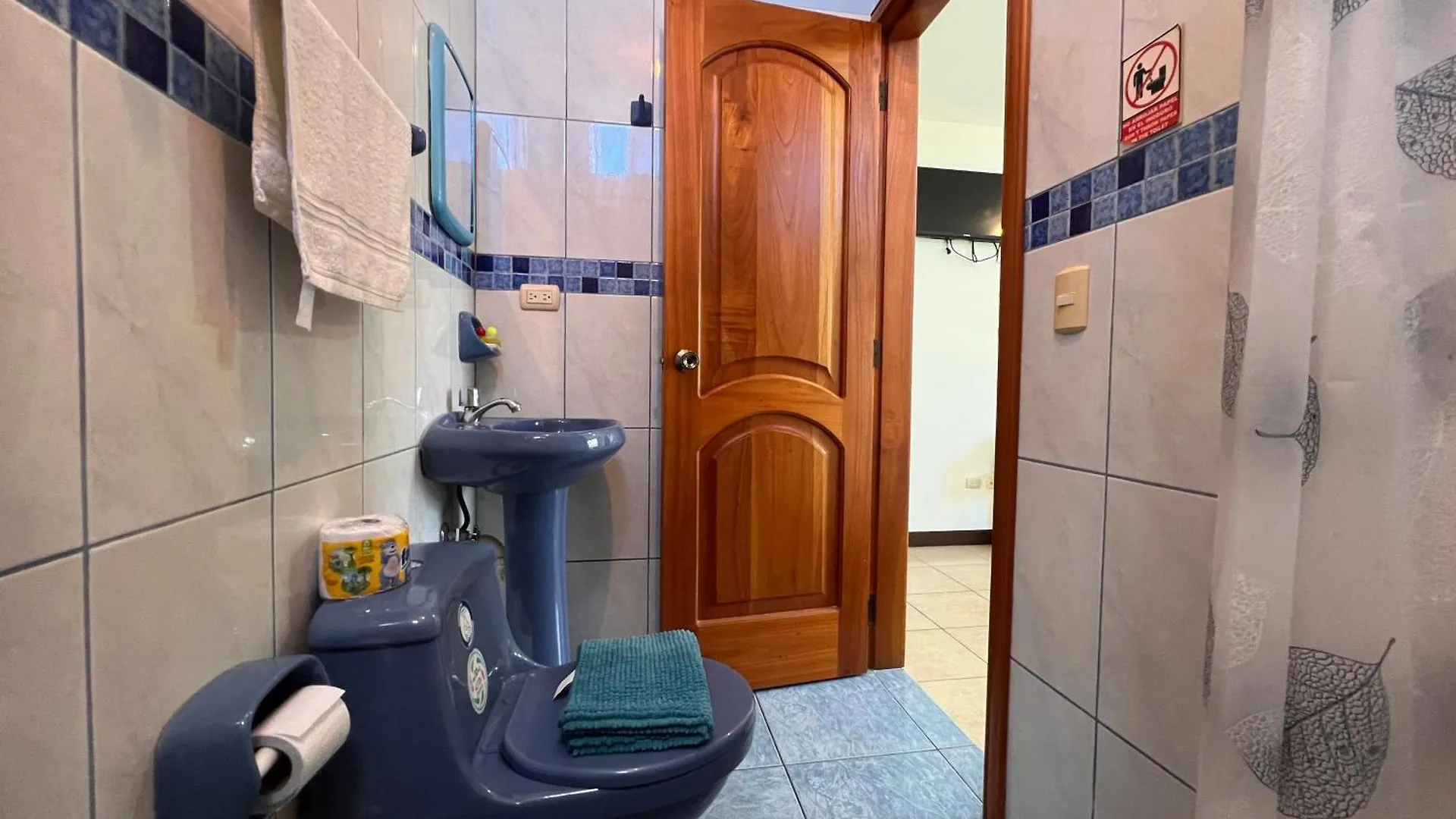 Hostal Casa Cascada Puerto Ayora  Guest house Puerto Ayora (Galapagos Islands)