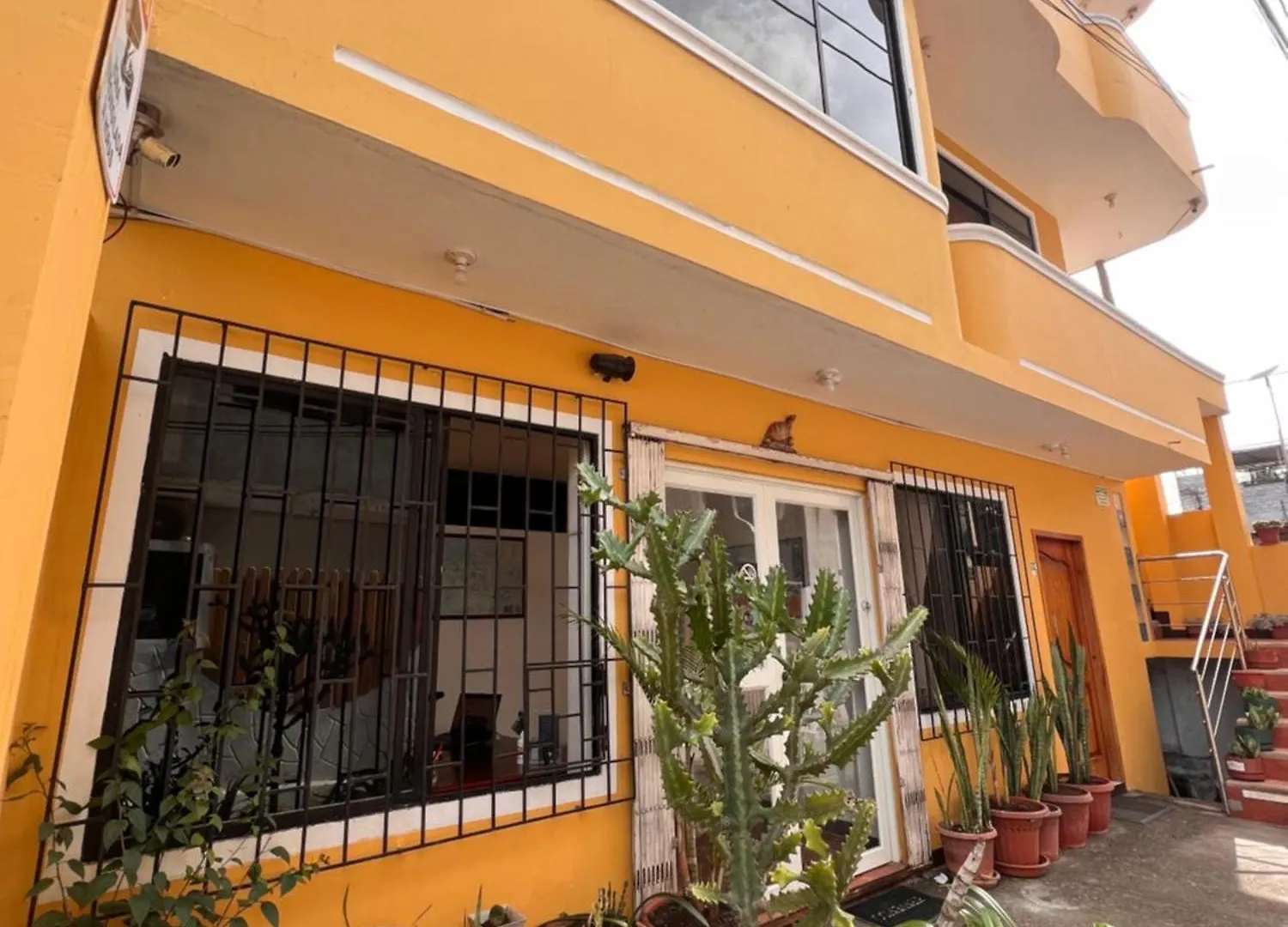 *** בית הארחה פורטו איורה Hostal Casa Cascada אקוודור