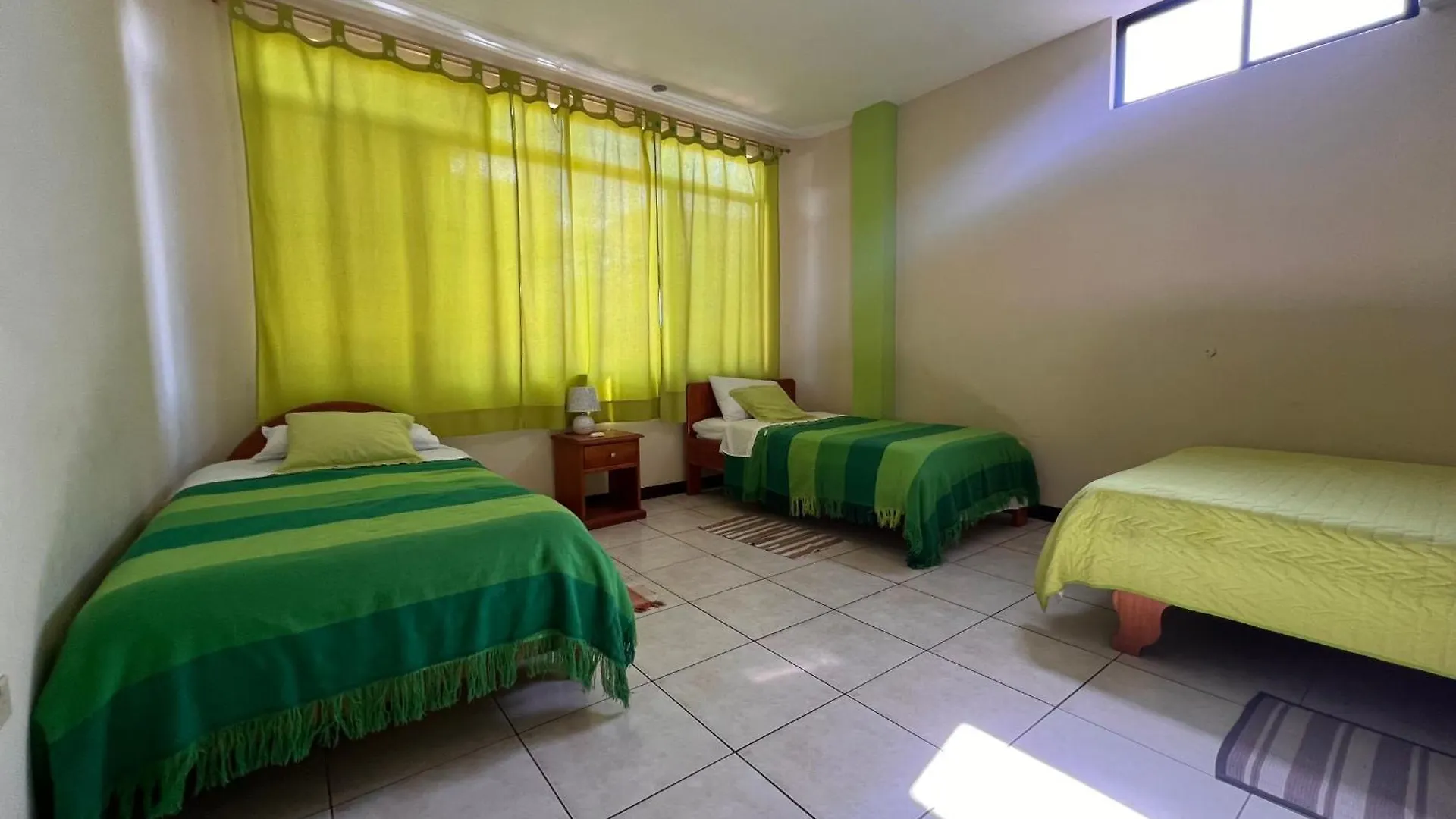 Hostal Casa Cascada Puerto Ayora  3*, Puerto Ayora (Galapagos Islands)