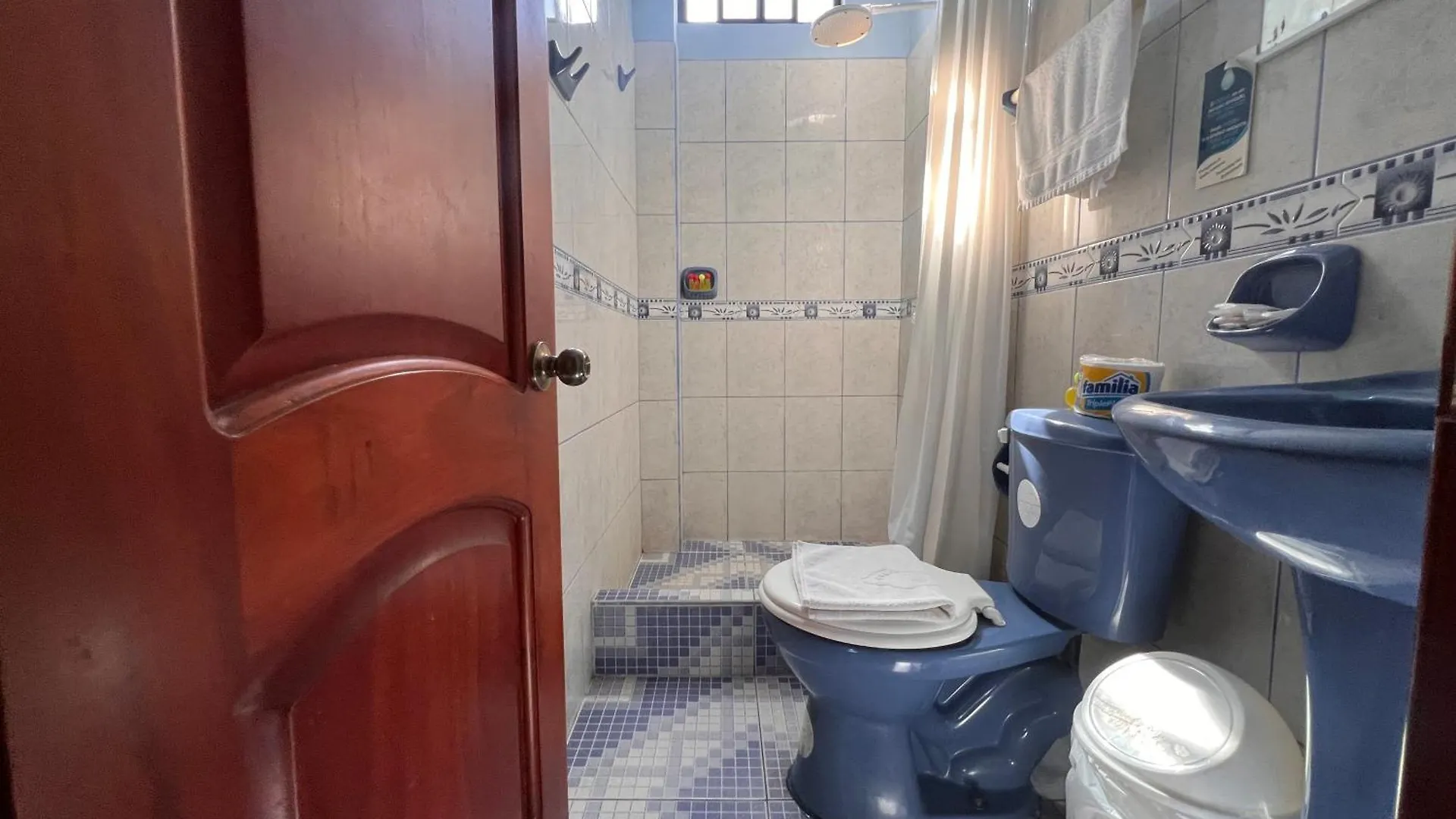 Hostal Casa Cascada Puerto Ayora  Guest house Puerto Ayora (Galapagos Islands)