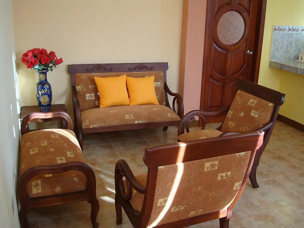 Guest house Hostal Casa Cascada Puerto Ayora